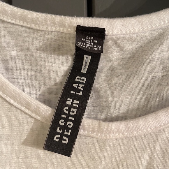 Design Lab T-shirt - Picture 3 of 4